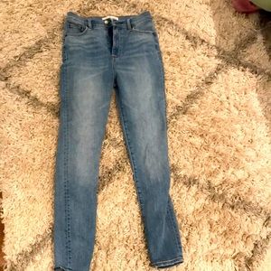 Aritiza denim forum Jean purchased for over 100 dollars, barely worn.